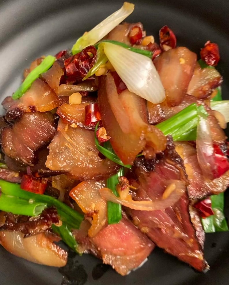 Smoked Pork Strips 1 lb (Ready to Eat / Sliced or Unsliced) - Sichuan Homemade Style crafted in the US 【川味烟熏腊肉 1磅 (開后即可食用 / 可選已切片)- 美国手工制作】